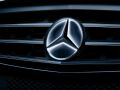 Mercedes Stern beleuchtet, Dekorteil