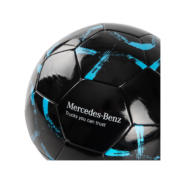 ✪ Mercedes-Benz Trucks: Fussball